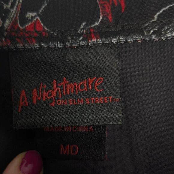 Hot Topic A Nightmare On Elm Street Black Red O-Ring Zip Front Suspender Skirt M - Picture 3 of 9
